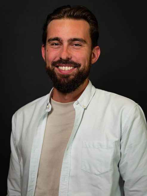 Arnaud Marandon Consultant et recruteur de talents digitaux 493x655 - Arnaud Marandon